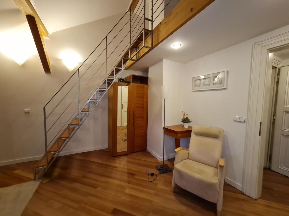 Astronomical Clock Apartments Прага Екстер'єр фото