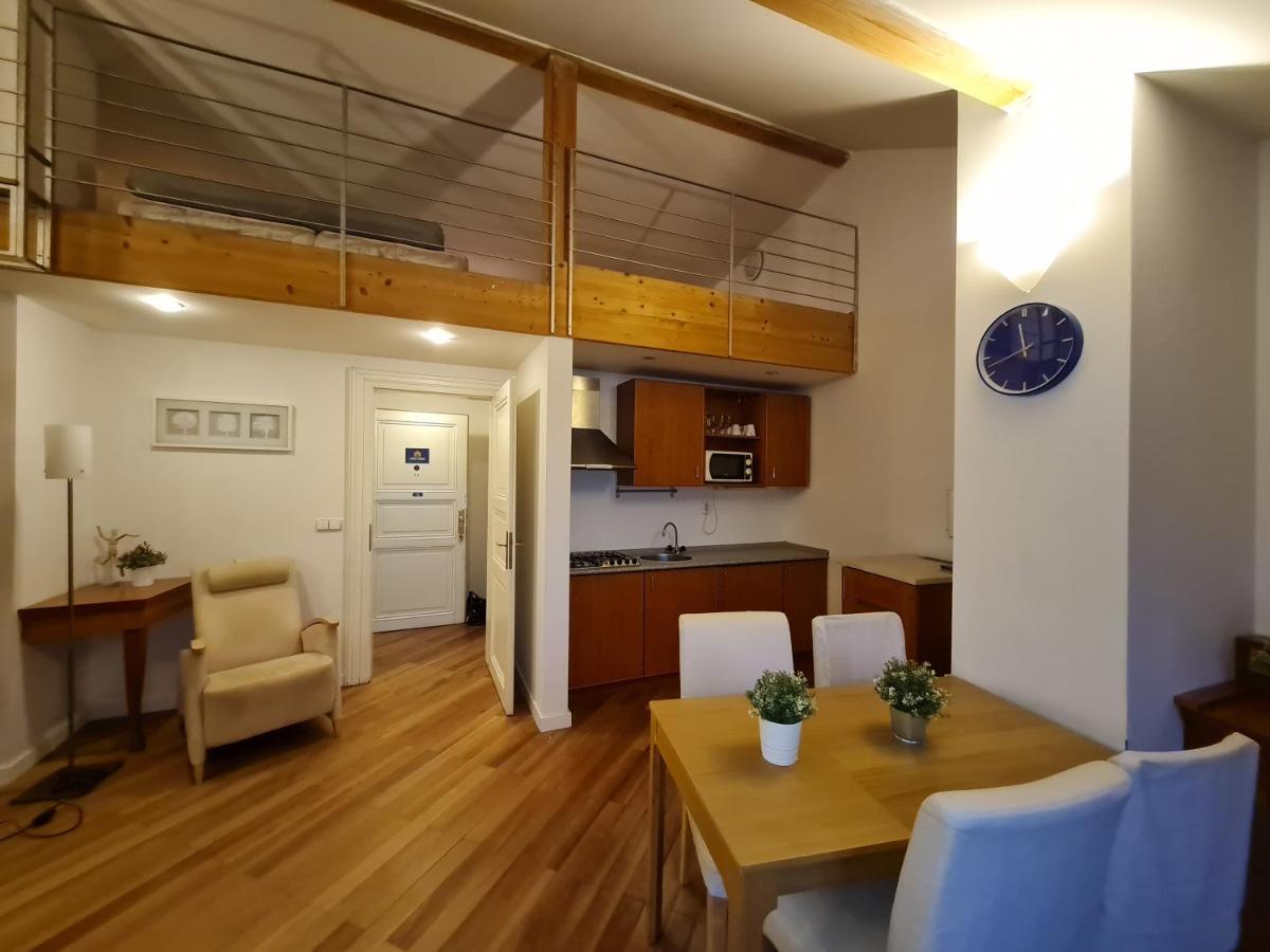 Astronomical Clock Apartments Прага Екстер'єр фото